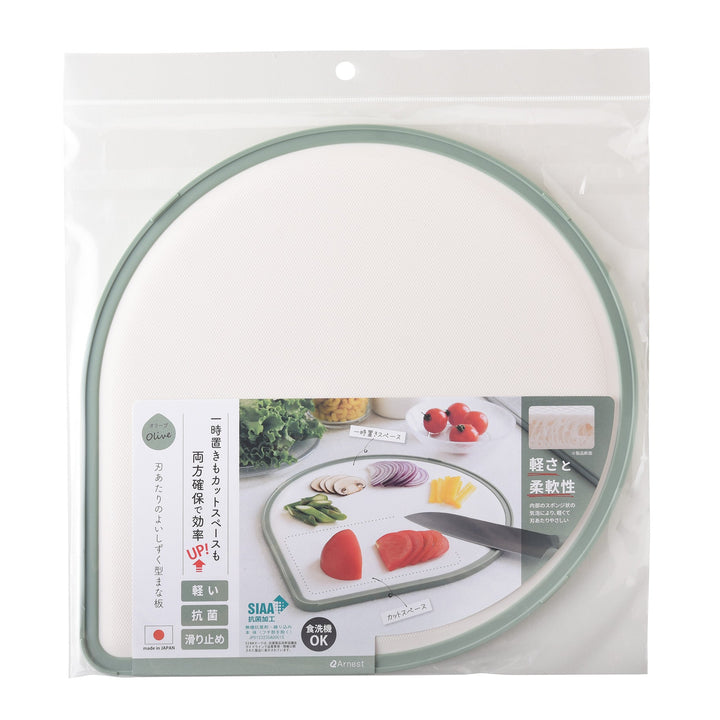 Teardrop-shaped cutting board