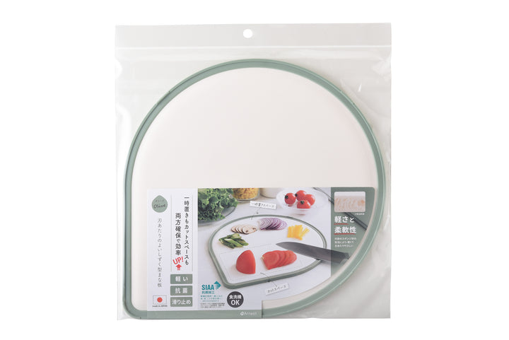 Teardrop-shaped cutting board