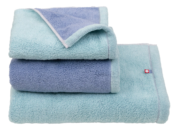 Reversible color towel