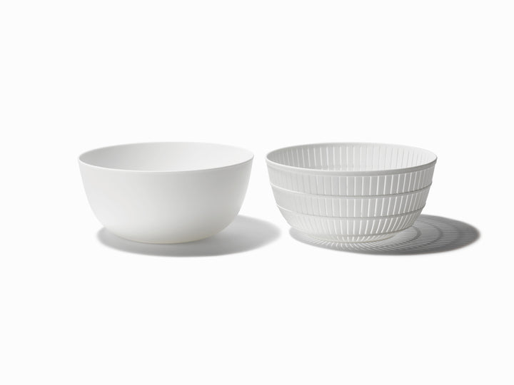 A colander and bowl to wash rice